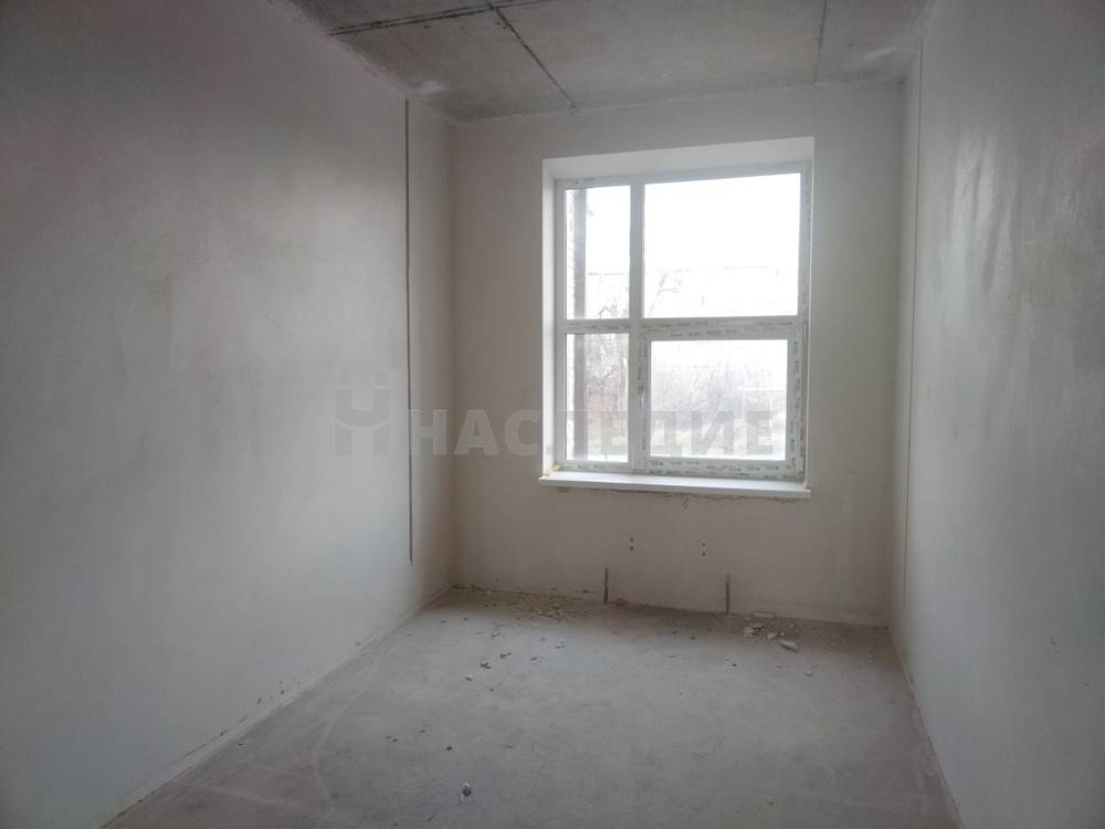 3-комнатная квартира, 61.6 м2 1/5 этаж, Артём, ул. Калинина - фото 1