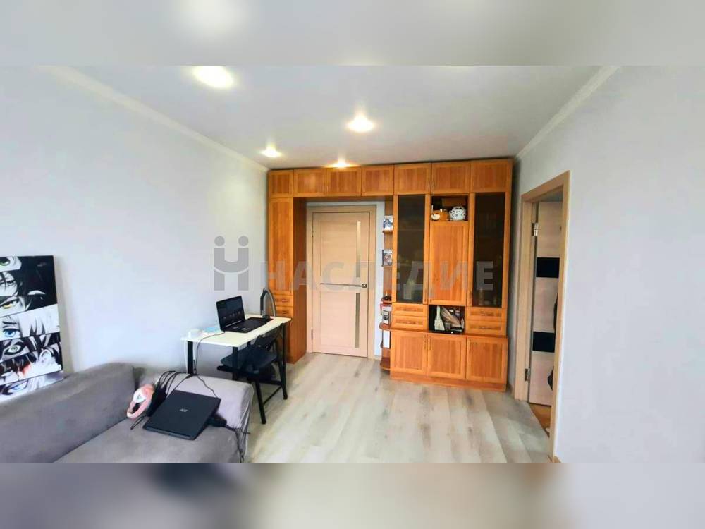 2-комнатная квартира, 40 м2 4/5 этаж, Артём, ул. Островского - фото 2