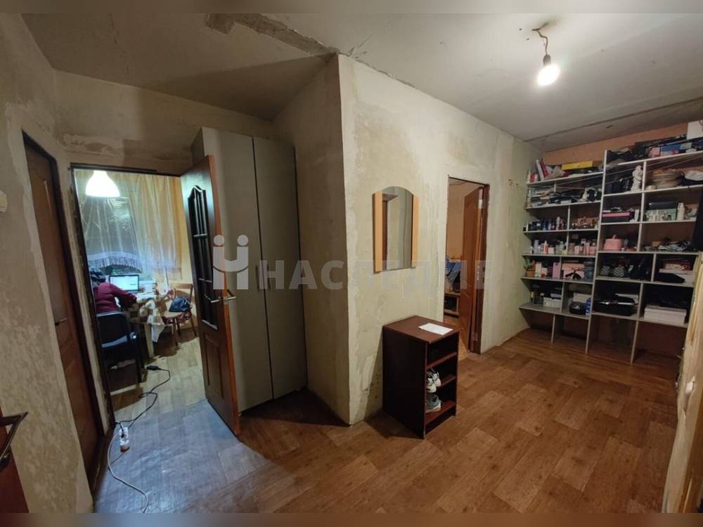 2-комнатная квартира, 58 м2 2/5 этаж, Артём, пер. Татаркина - фото 1