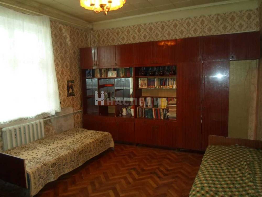 3-комнатная квартира, 65 м2 2/5 этаж, Артём, пер. Челнокова - фото 1