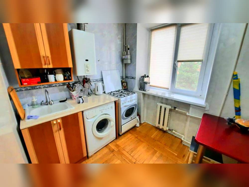 2-комнатная квартира, 40 м2 4/5 этаж, Артём, ул. Островского - фото 5