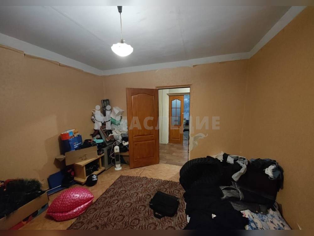 2-комнатная квартира, 58 м2 2/5 этаж, Артём, пер. Татаркина - фото 2