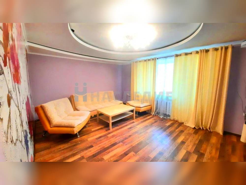 4-комнатная квартира, 98 м2 1/3 этаж, Артём, пер. Тамбовский - фото 1