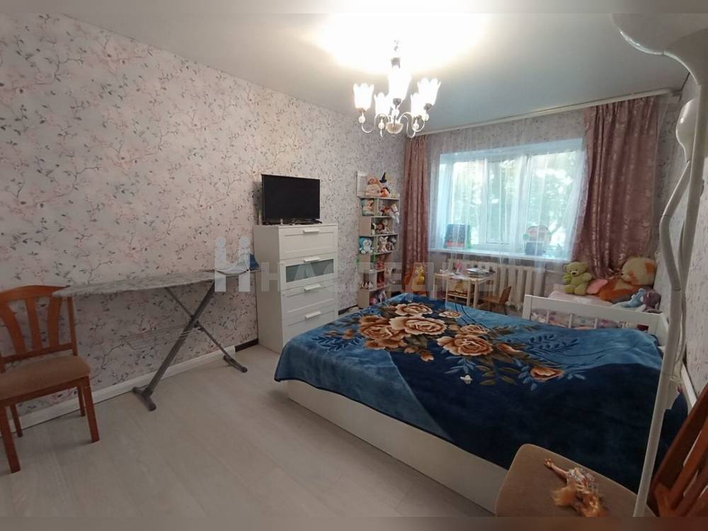 3-комнатная квартира, 72 м2 1/4 этаж, Артём, ул. Калинина - фото 1