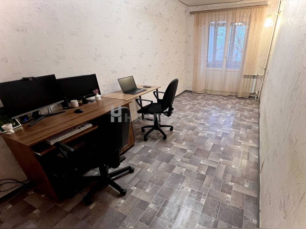 2-комнатная квартира, 45 м2 4/5 этаж, ХБК, ул. Индустриальная - фото 1