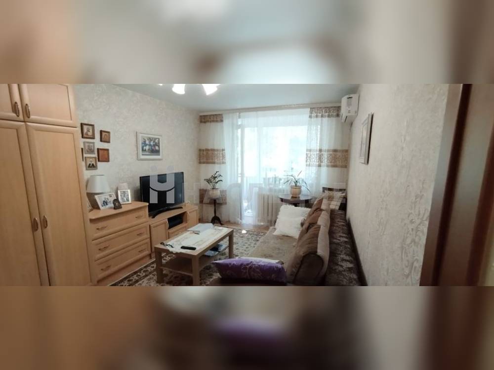 1-комнатная квартира, 31.5 м2 4/5 этаж, Артём, пер. Татаркина - фото 1